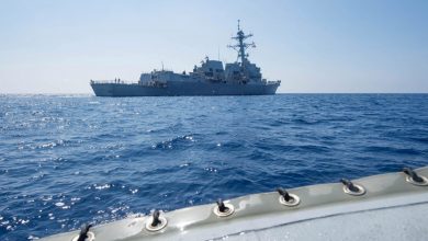 البحرية الأمريكية توضح كيفية تعرض السفينة الإسرائيلية للهجوم قبالة عُمان